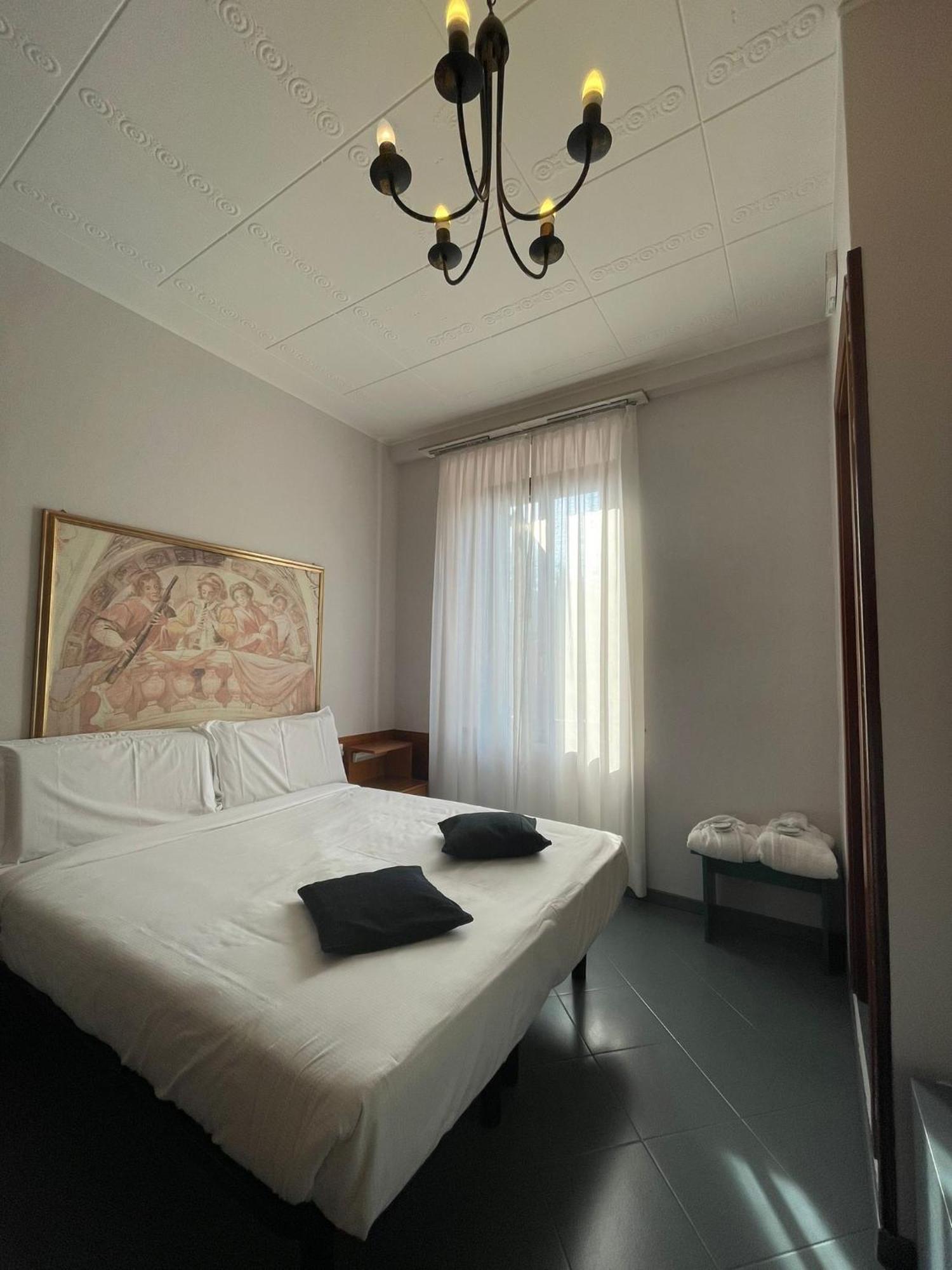 Hotel La Bussola Cittiglio Exteriör bild